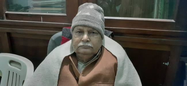'मेरे पास धन नहीं है, मुझे चुनाव न लड़ाया जाए'