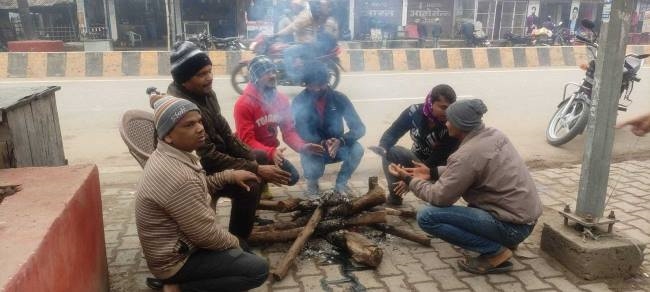 गलन से बढ़ी ठिठुरन, जनजीवन प्रभावित