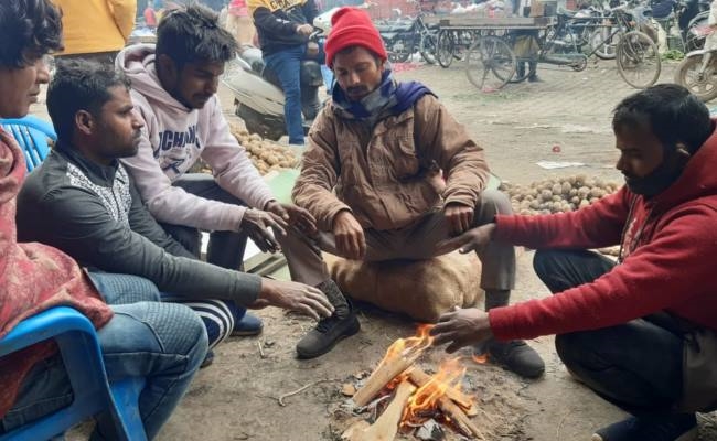 बर्फीली हवाओं ने बढ़ाई ठिठुरन, दो दिन बाद हो सकती है बारिश