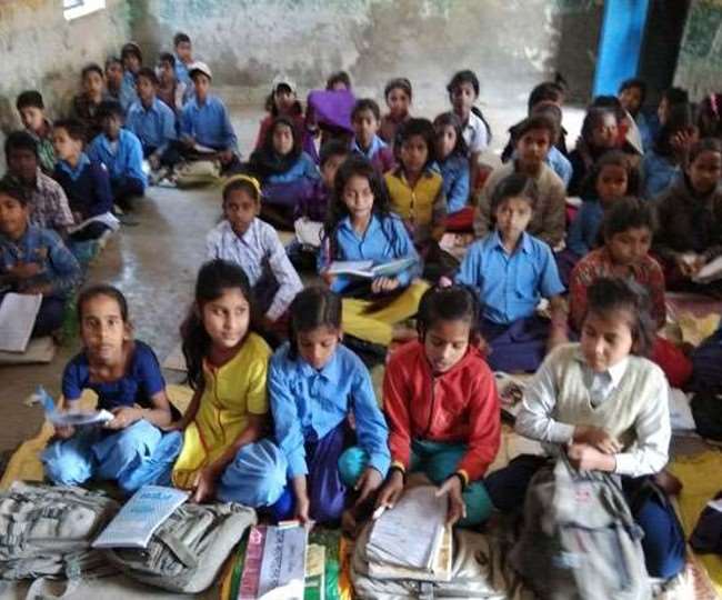 गजब है: 150 सरकारी स्कूलों के पास नहीं खुद की जमीन, 132 का भवन निर्माण नहीं, सुपौल में कागज पर 282 प्राथमिक विद्यालय