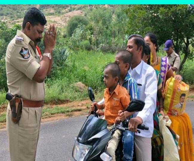 New Traffic Rule : अब बाइक में बीवी व बच्चे के साथ नहीं बैठ सकेंगे, पकड़े गए तो कटेगा चालान