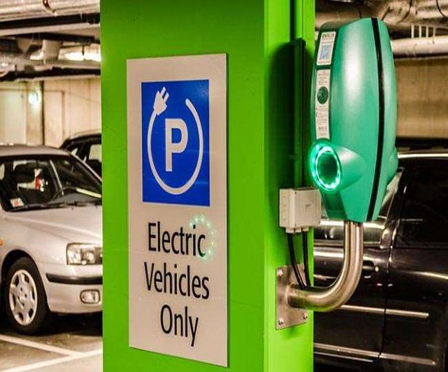 Electric Vehicles : आप भी खोल सकते हैं इलेक्ट्रिक व्हीकल चार्जिंग स्टेशन, खूब होगी कमाई
