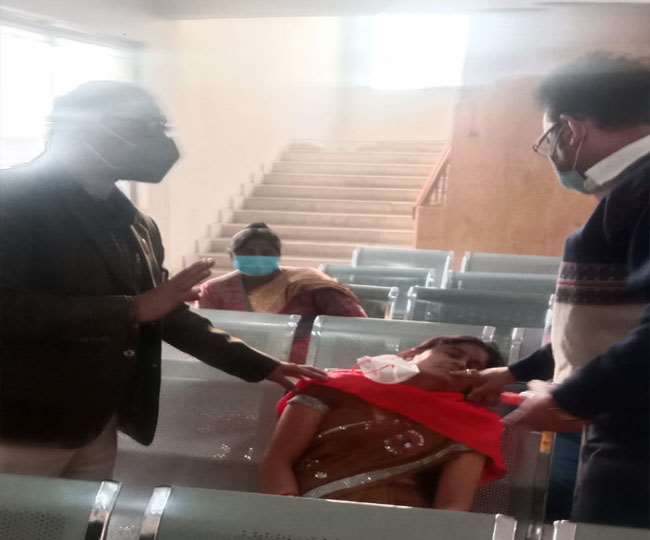 टीका लेने के बाद सदर अस्पताल में महिला हुई बेहोश...जानें आगे क्या हुआ