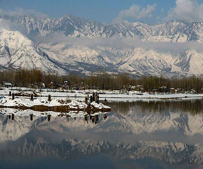 Jammu Kashmir Weather : बढ़ता जा रहा ठंड का प्रकोप, अधिकतम तापमान में गिरावट