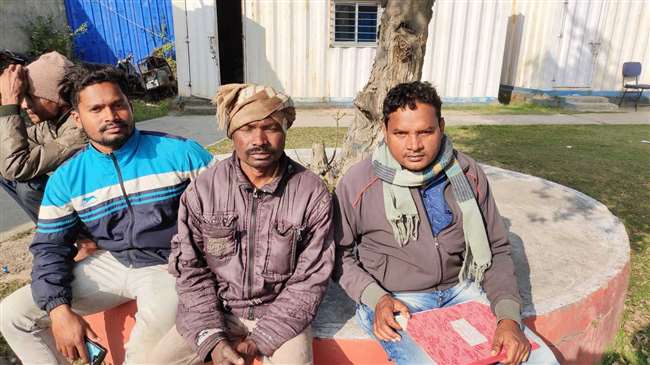 सामाजिक बहिष्कार की सजा काट रहा धनबाद का तीन आदिवासी परिवार, वजह जानकर हो जाएंगे हैरान