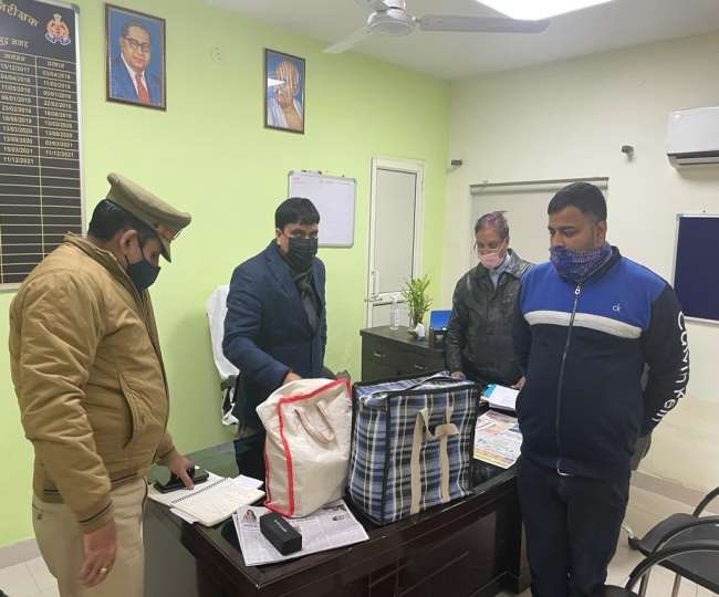 यूपी चुनाव 2022: चुनाव में खपाने के लिए लाई गई थी एक करोड़ की ब्लैकमनी, नोएडा पुलिस ने पकड़ा