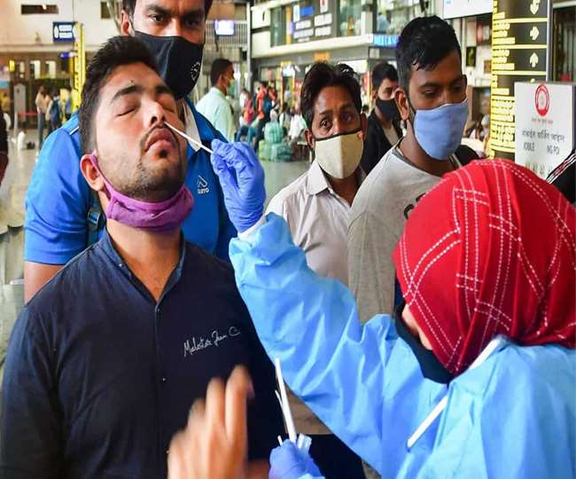 Covid-19 case update: देश में घट रहे कोरोना के मामले, बीते 24 घंटों में आए 2.38 लाख केस, जानें- कहां कैसा हाल