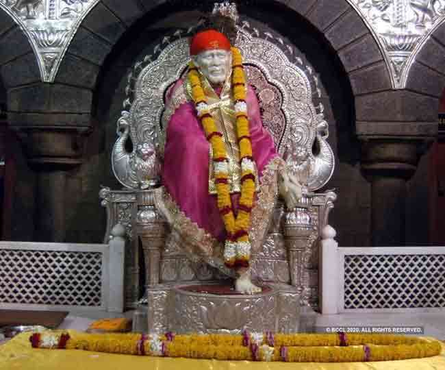Sai Baba Pujan Vidhi: साईं बाबा की कृपा पाने के लिए इस तरह करें साईं बाबा की पूजा और व्रत
