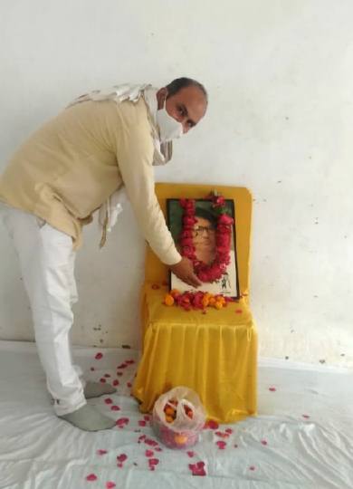 चौधरी अजित सिंह को किया नमन