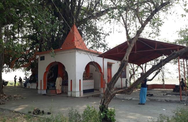 मुख्य सचिव ने ली राजाभोज की कुलदेवी मंदिर की सुधि