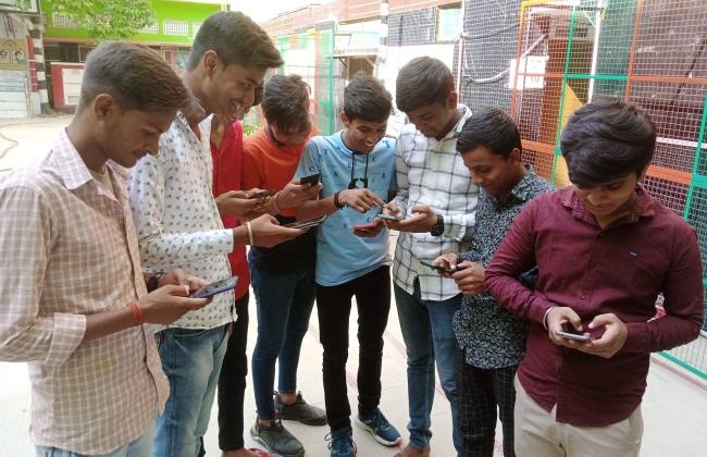 हाईस्कूल में 93.67 प्रतिशत अंक पाकर कुमकुम बनीं टापर