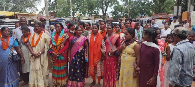 जिप अध्यक्ष निर्वाचित होने पर निकला जुलूस