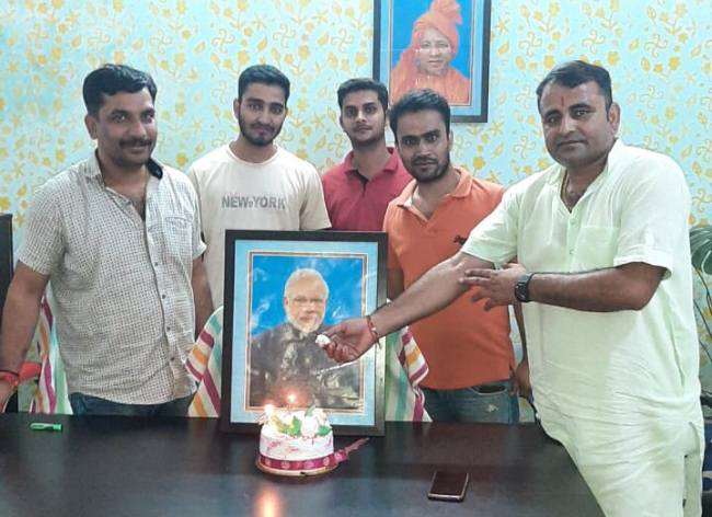 मोदी के लिए मस्जिदों व मदरसों में हुई दुआ Meerut News