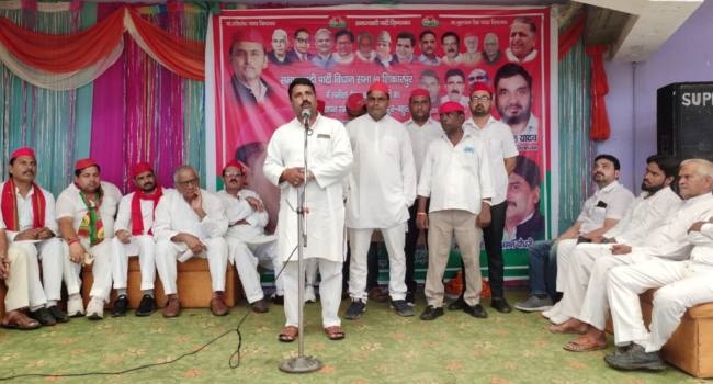 सपा को जनसमर्थन से भाजपा समेत अन्य पार्टियों में बौखलाहट
