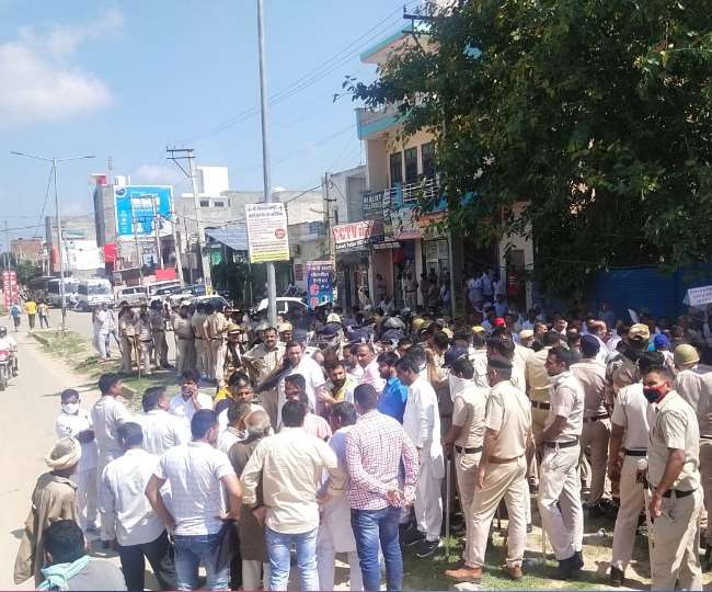 BJP Congress Protest: पंजाब सीएम कैप्टन अमरिंदर सिंह के बयान पर तनातनी, पानीपत में भाजपा-कांग्रेस कार्यकर्ता आमने-सामने