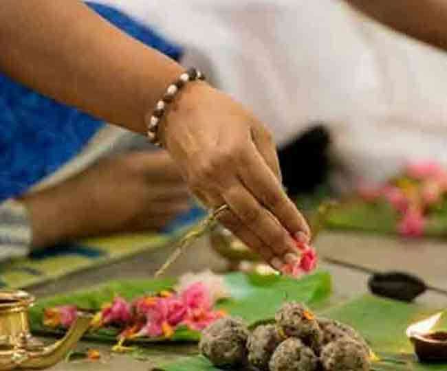 Pitru Paksha 2021: 20 सितंबर से शुरू हो रहे पितृ पक्ष इस बार 17 दिन तक रहेंगे, जानिए इससे जुड़ीं खास बातें