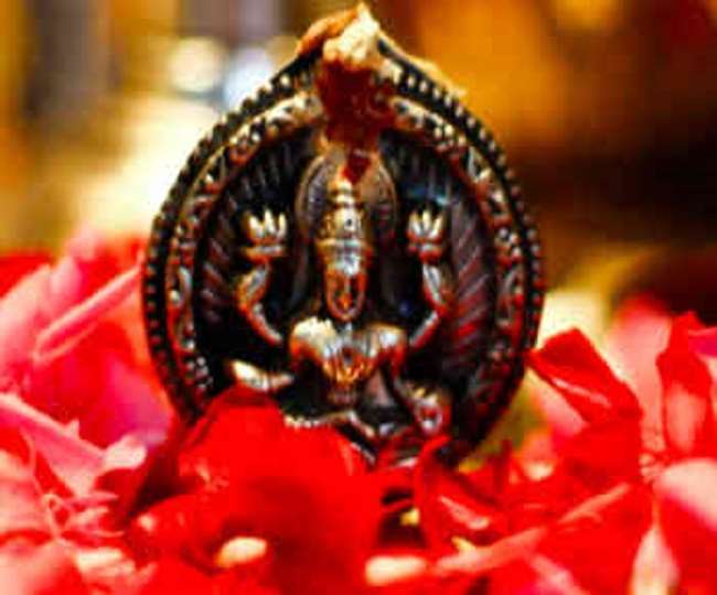 Sharad Purnima 2021: आज शरद पूर्णिमा पर कैसे करें मां लक्ष्मी को प्रसन्न, जानिए पूजन विधि और मंत्र