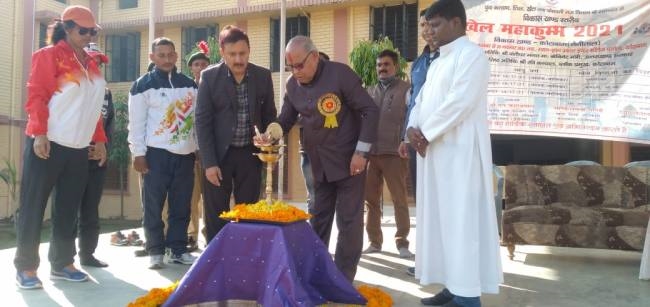 गोला फेंक में प्रतिभा व चक्का फेंक में आयुष अव्वल