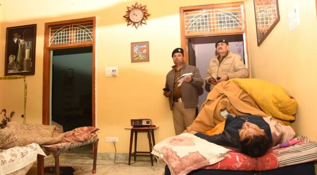 लूट के बाद गला रेतकर दो महिला समेत तीन लोगों की हत्या