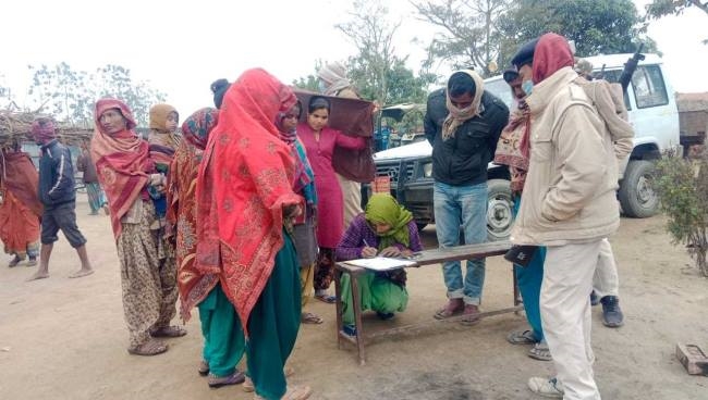 ईंट भट्ठे पर कथित रूप से बंधक 20 मजदूरों को कराया गया मुक्त