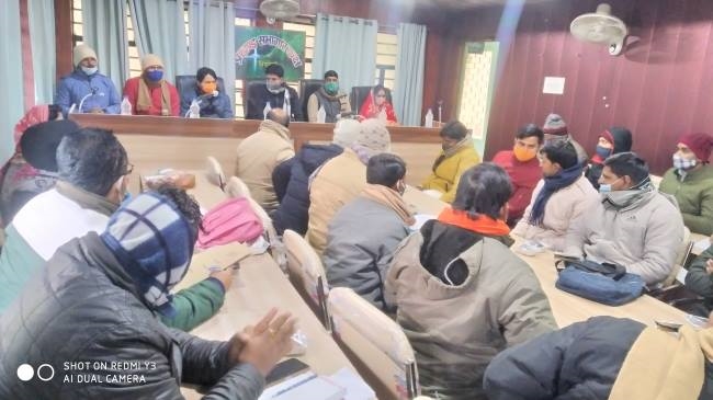 तेजी से होगा विकास कार्य, बैठक से गायब अधिकारियों पर होगी कार्रवाई: विधायक
