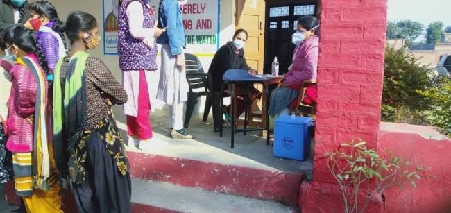 अटल सेतु पर दो मिले संक्रमित, गांव जानु में एक युवक