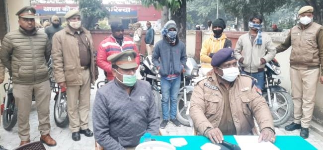 चोरी की सात बाइक व तमंचा के साथ चार गिरफ्तार