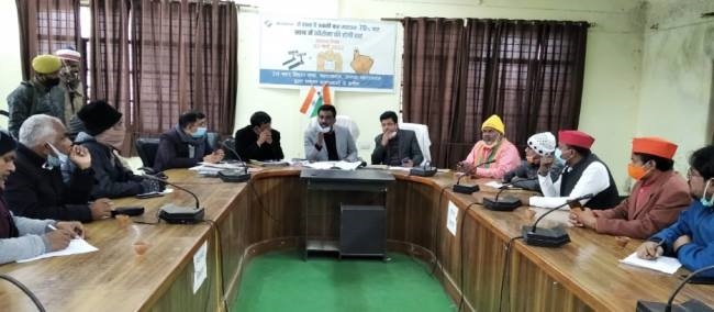 निर्वाचन आयोग की गाइडलाइन का करें पालन