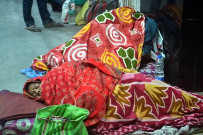 सर्दी का सितम, शहर से गांव तक सभी बेदम