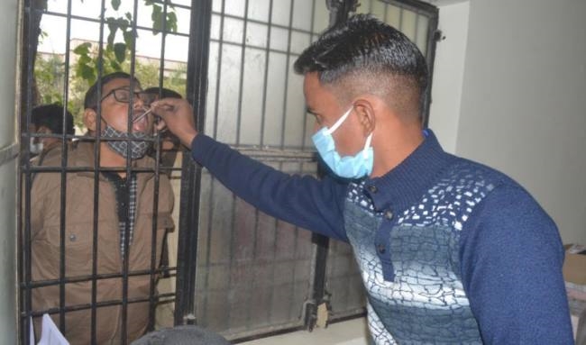 27 हजार का टीकाकरण, 44 स्वस्थ और 35 मिले पाजिटिव
