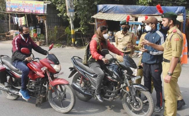 सड़क पर उतरे एनसीसी कैडेट्स, चलाया जागरूकता अभियान