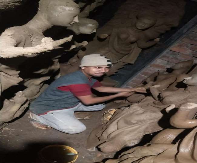 कोरोना ने मूर्तिकारों की कमाई पर लगाया अंकुश...आंसू बन छलका दर्द