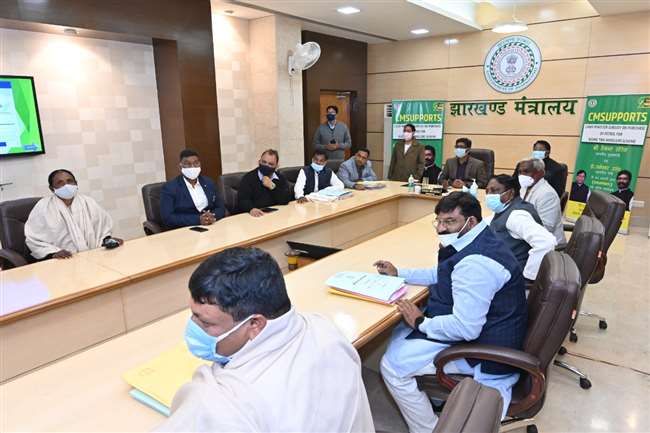 पेट्रोल पर छूट देने के लिए खजाने से 901 करोड़ रुपये खर्च करेगी झारखंड सरकार