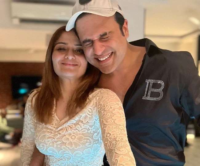 कृष्णा अभिषेक की नई कार देखकर खुश हुईं आरती सिंह, कहा- तुमने मेरा सपना सच कर दिया