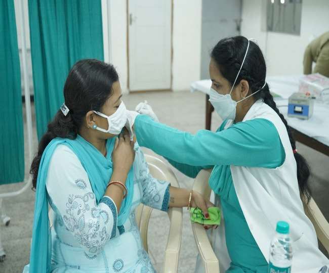 26 जनवरी से पहले फुली वैक्सीनेटेड होंगे चंडीगढ़ के लोग, एक प्रतिशत को सेकंड डोज लगना बाकि