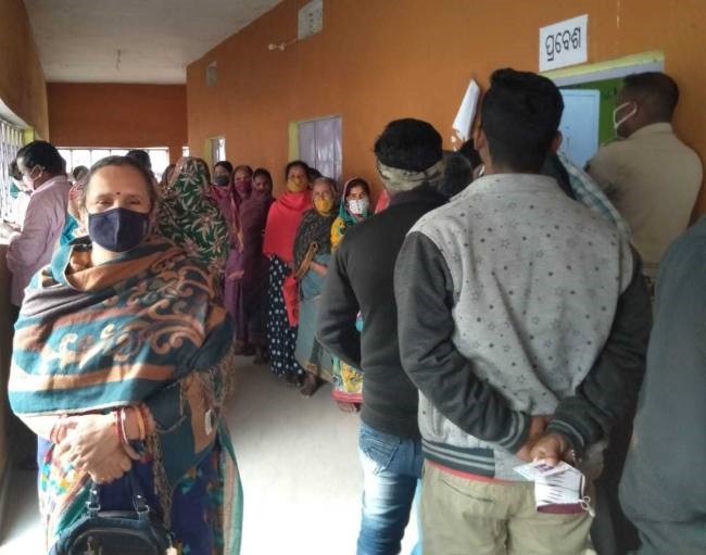 33 पंचायतों के 782 उम्मीदवारों का भाग्य मतपेटियों में कैद