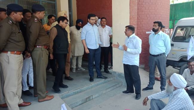 तहसीलदार पर पैसे मांगने का आरोप, एसडीएम ने मांगी लिखित शिकायत