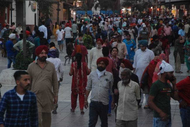 संभलें : पहली बार जिले में एक ही दिन में 742 लोग मिले संक्रमित
