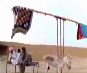 इस वीडियो में गर्मी से बचने के लिए बेहतरीन जुगाड़ लगाया गया है।