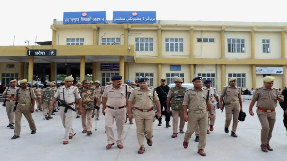 Agnipath Scheme Protest: प्रयागराज शहर से लेकर ग्रामीण इलाकों के रेलवे स्टेशनों पर सुरक्षा तगड़ी