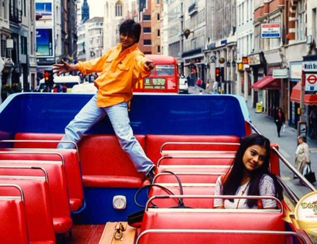 DDLJ 25 Years: शाह रुख़-काजोल की फ़िल्म आज रिलीज़ होती तो करती 500 करोड़ की कमाई, जानें- रोचक किस्से