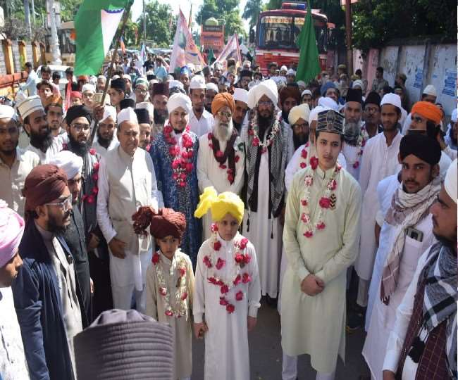 ईद मिलादुन्नबी पर रामपुर में निकाला गया जुलूस ए मुहम्मदी, घरों व मस्जिदों में मिलाद शरीफ, कुरआन खानी हुई