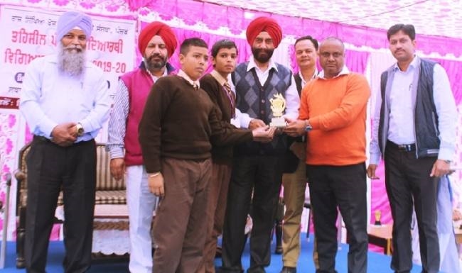 गणित प्रदर्शनी में भंगल खुर्द मिडल स्कूल प्रथम
