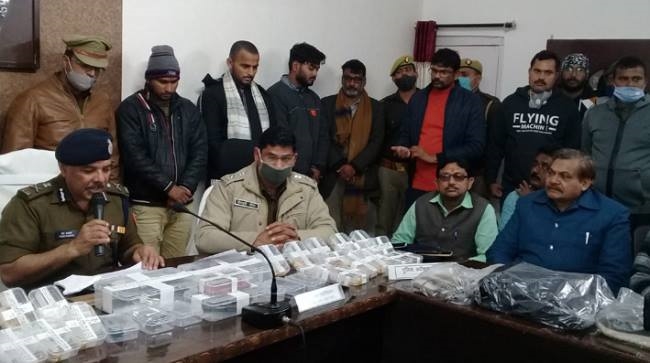 बदमाशों से पुलिस की मुठभेड़, 50 लाख का सोना बरामद