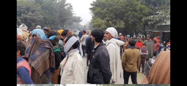 संदिग्ध परिस्थितियों में युवक की मौत, शव रखकर लगाया जाम