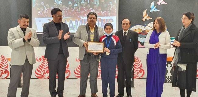 रोलर स्केटिग में मेडल जीतने वालों को किया सम्मानित