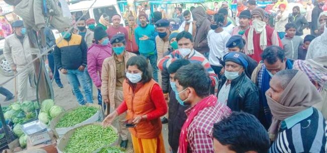 जिद पर अड़े सब्जी दुकानदारों को किया जाएगा श्री हनुमान मंदिर के उत्तरी हिस्से में शिफ्ट