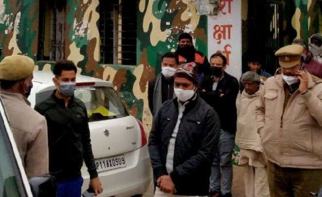 गांव सीज के बाद 200 से अधिक लोगों ने लगवाईं कोरोना वेक्सीन