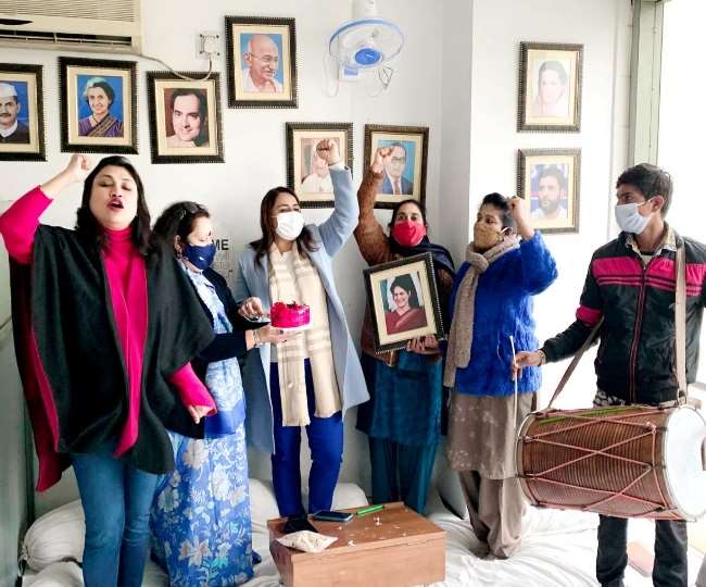 क्या दिल्ली में भी दिखेगा उत्तर प्रदेश विधानसभा चुनाव में प्रियंका गांधी के नारे का असर