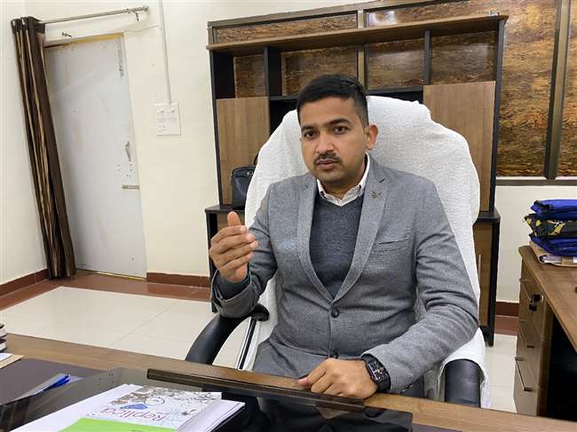 यूपी विधानसभा चुनाव : वोटिंग से पहले सभी मतदाताओं और कार्मिकों की सुरक्षा करेगा वैक्सीन का कवच